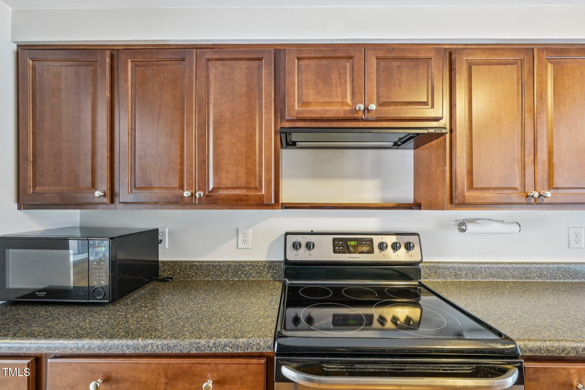 1776 Quail Ridge Road Raleigh, NC 27609 - Photo 14 of 31 18-web-or-mls-Quail Ridge Rd-S2907-018