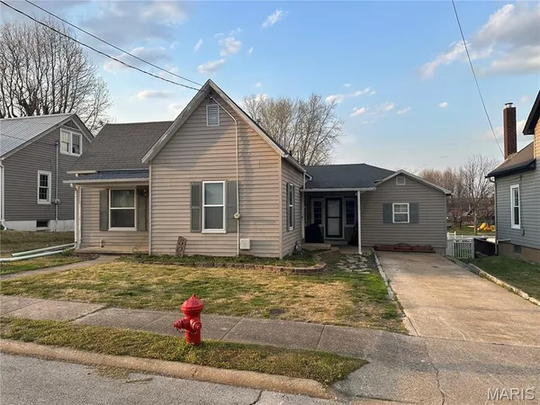 $175,000 | 505 East Main Street, Steeleville, IL 62288