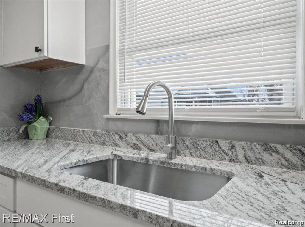 87 East Pleasant Street River Rouge, MI 48218 - Photo 5 of 11