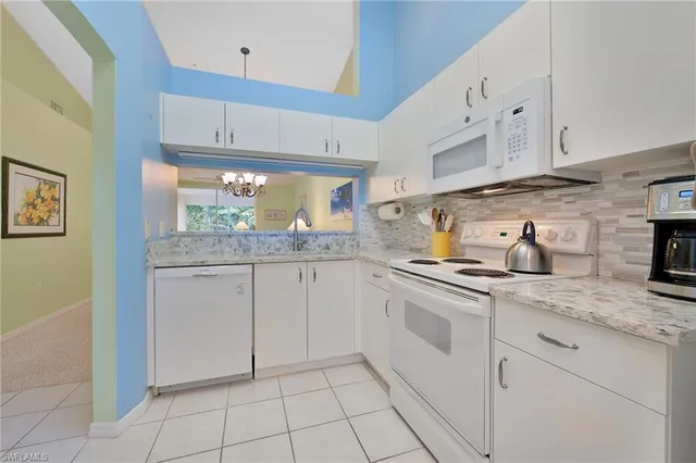 $249,000 | 6645 Huntington Lakes Circle, Unit 203, Naples, FL 34119