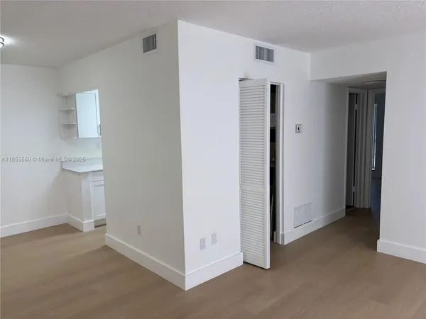 $2,100 | 10790 North Kendall Drive, Unit C24, Miami, FL 33176
