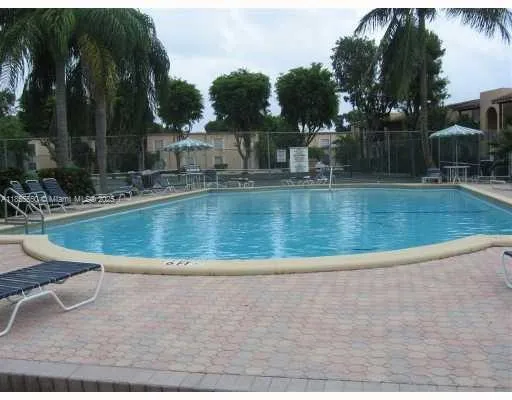 $2,100 | 10790 North Kendall Drive, Unit C24, Miami, FL 33176