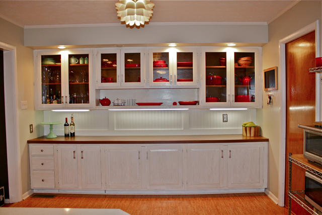 404 Alleen Road Knoxville, TN 37920 - Photo 6 of 36 Eat-in kitchen with built-ins