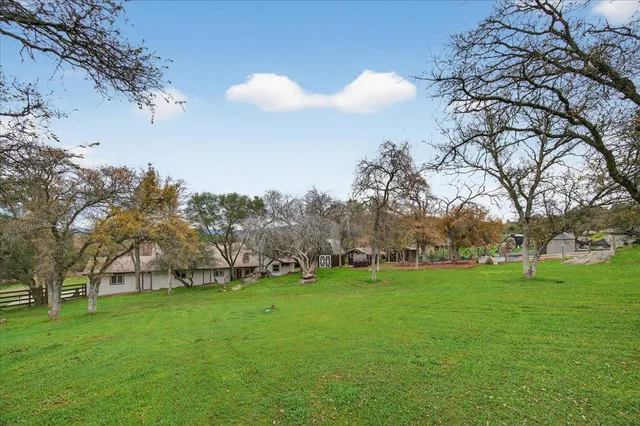 $629,000 | 31814 Lockwood Lane, Prather, CA 93651