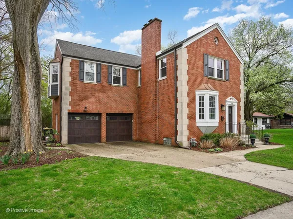 $947,700 | 305 Maplewood Road, Riverside, IL 60546