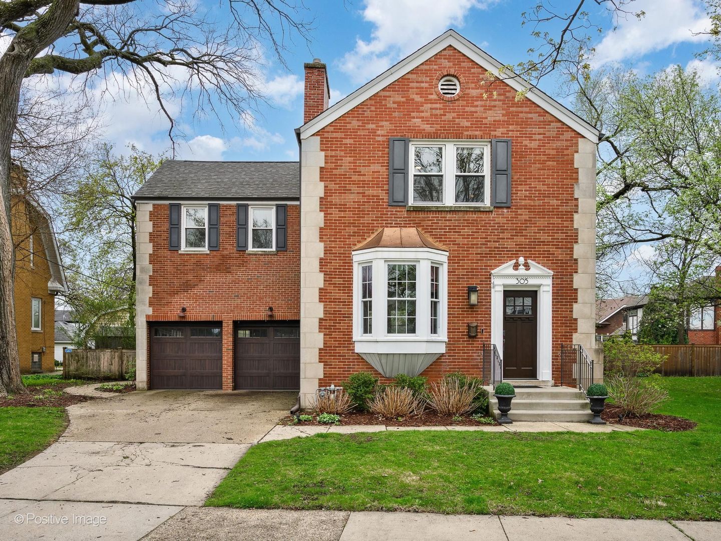305 Maplewood Road Riverside, IL 60546 - Photo 2 of 27