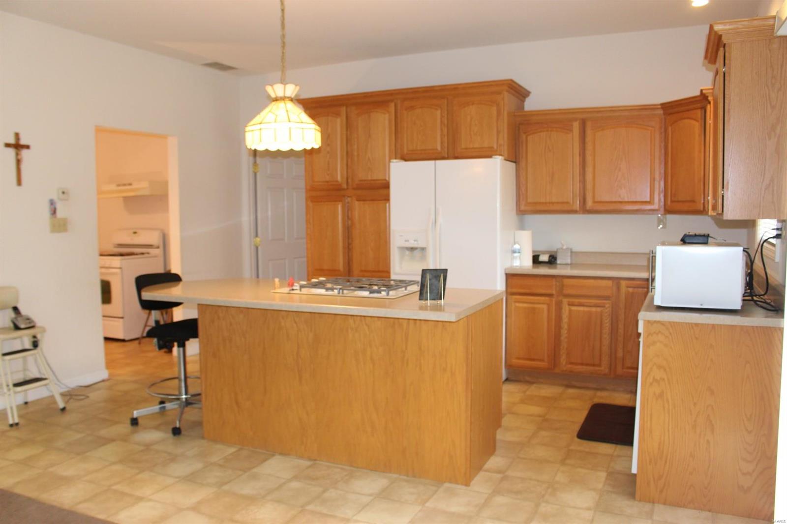 956 Pokey Road Pocahontas, IL 62275 - Photo 4 of 43 Gallery Image 4