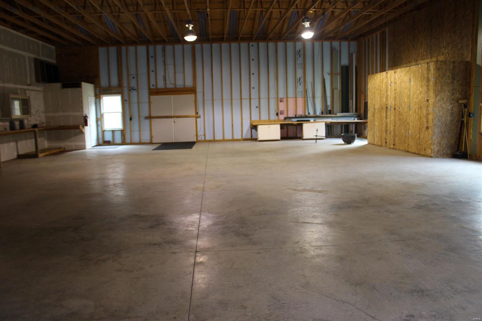 956 Pokey Road Pocahontas, IL 62275 - Photo 32 of 43 Gallery Image 32