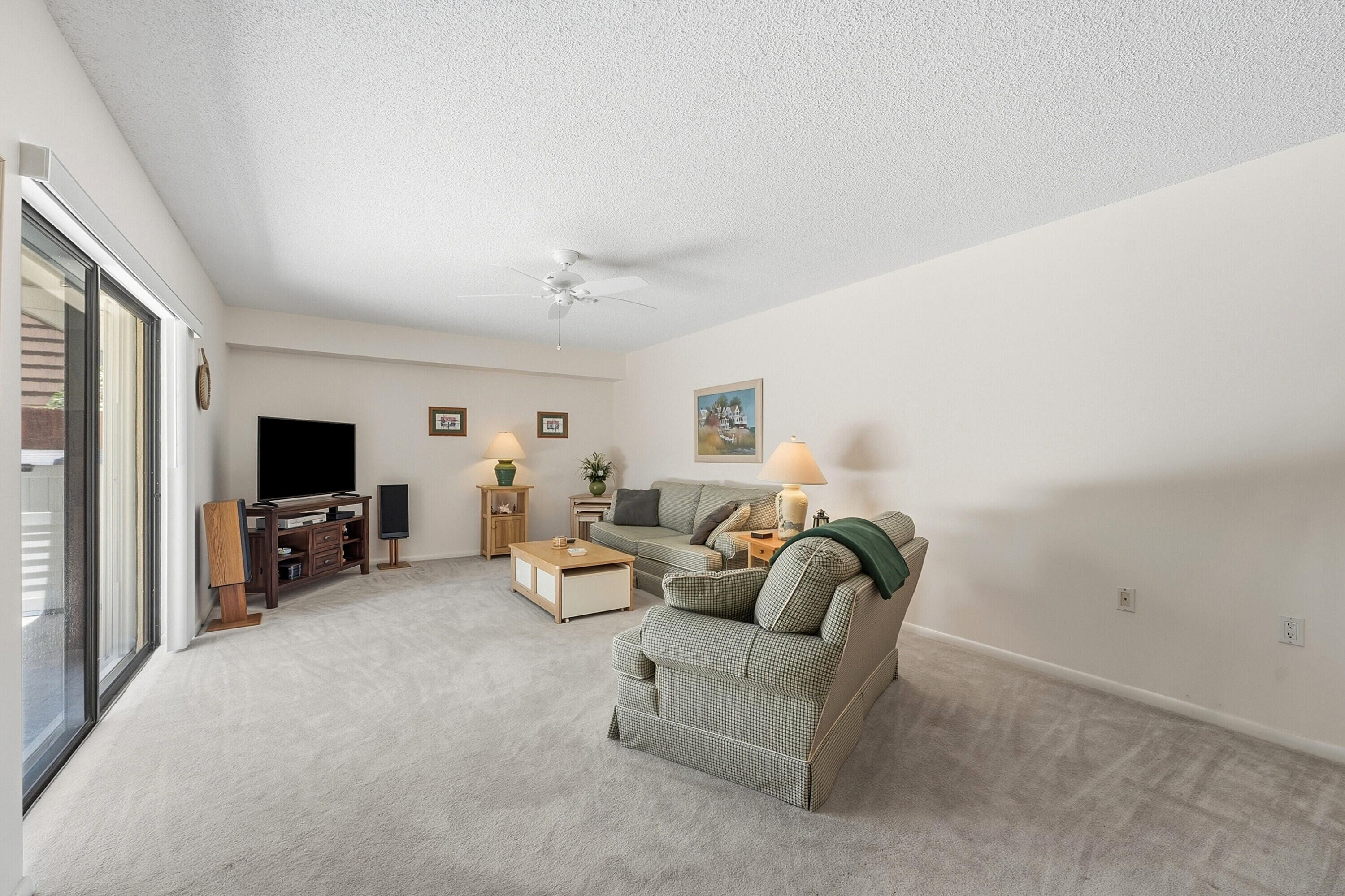 2716 27th Court Jupiter, FL 33477 - Photo 4 of 37 04_016_dsc06512