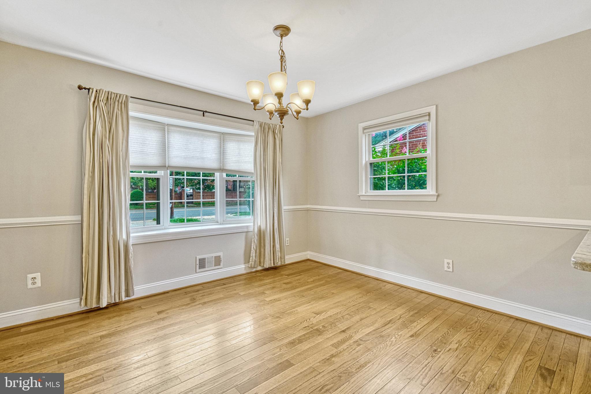 5187 Seminary Road Alexandria, VA 22311 - Photo 9 of 55 Dining room