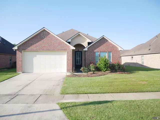 $265,000 | 9033 Reserve Oak Avenue, Zachary, LA 70791
