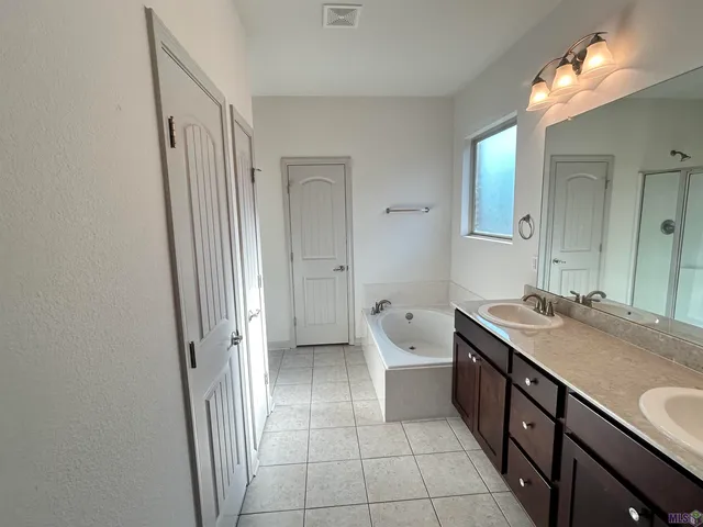 $265,000 | 9033 Reserve Oak Avenue, Zachary, LA 70791