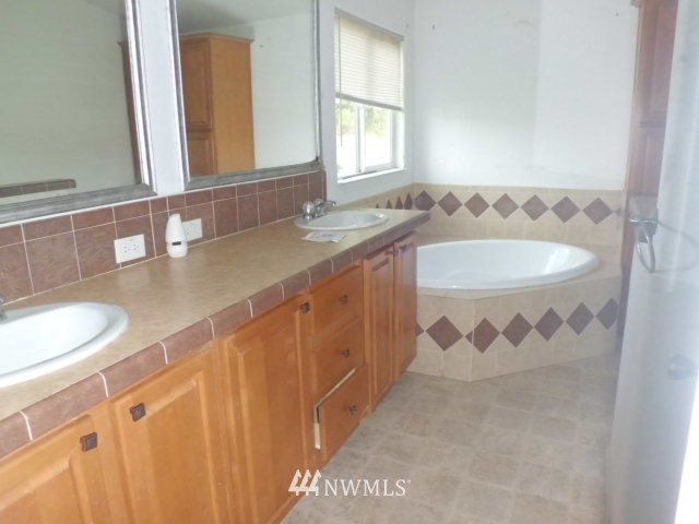 613 B Street Vader, WA 98593 - Photo 12 of 25 Gallery Image 12