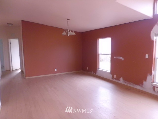 613 B Street Vader, WA 98593 - Photo 5 of 25 Gallery Image 5