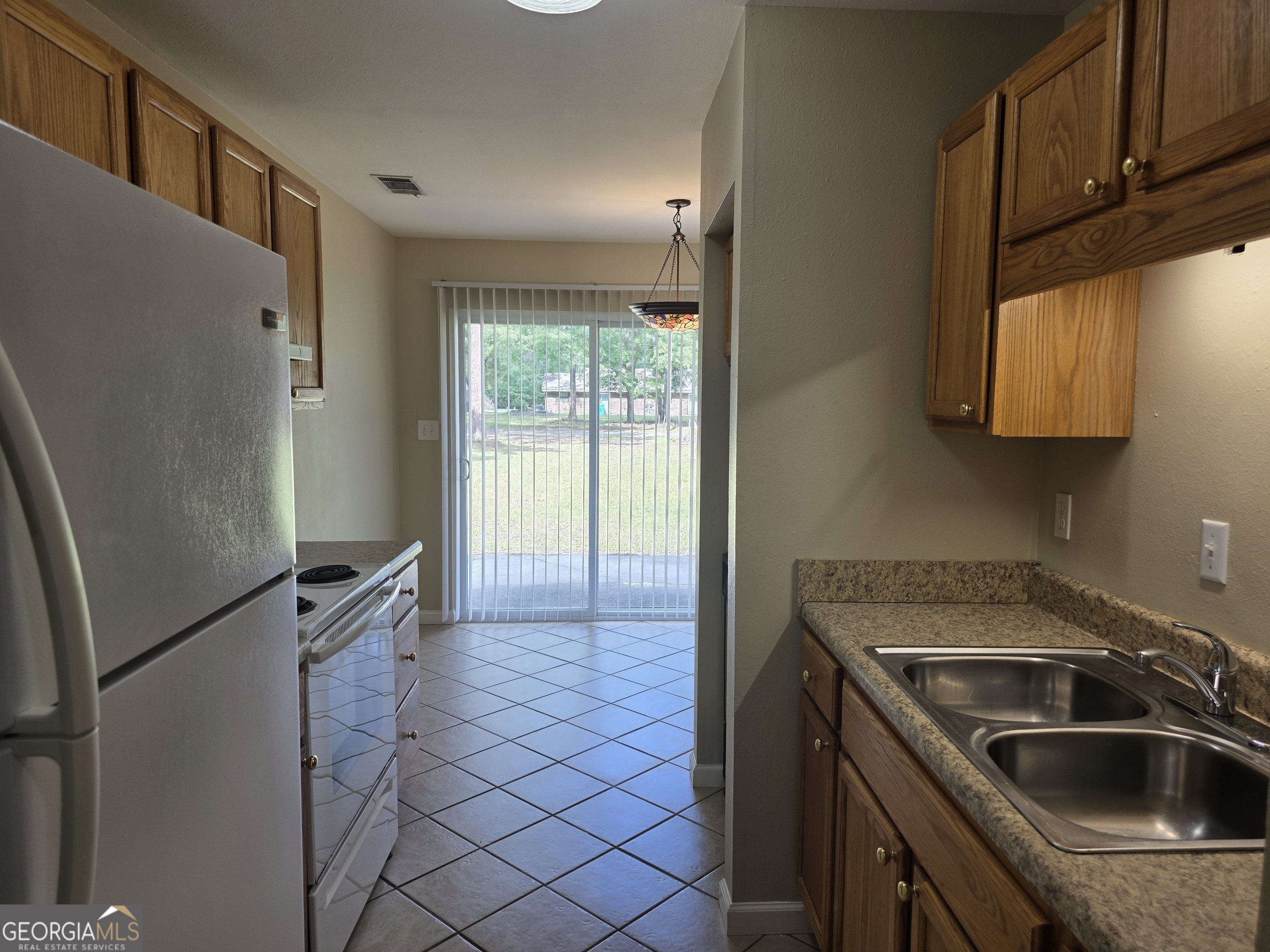407 Savannah Avenue Rincon, GA 31326 - Photo 5 of 17