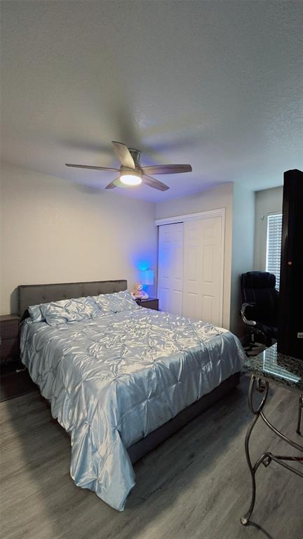 2240 Tarpley Road, Unit 134 Carrollton, TX 75006 - Photo 12 of 23 a bedroom with bed and window