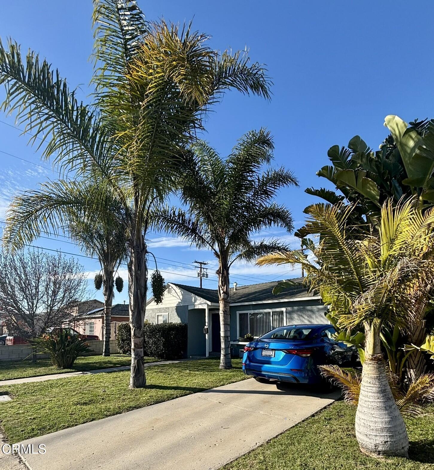 237 Lark Street Oxnard, CA 93033 - Photo 3 of 29 Front Side _4250 a
