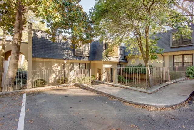 $199,000 | 14 Cantey Place Northwest, Atlanta, GA 30327