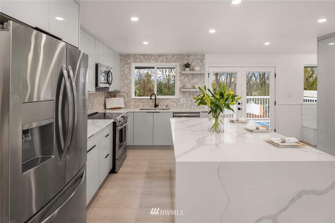 616 Stevens Avenue Northwest Renton, WA 98057 - Photo 12 of 37 Gallery Image 12