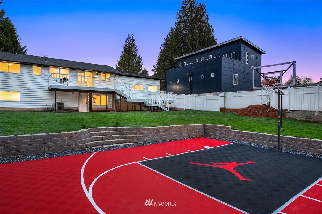 616 Stevens Avenue Northwest Renton, WA 98057 - Photo 3 of 37 Gallery Image 3