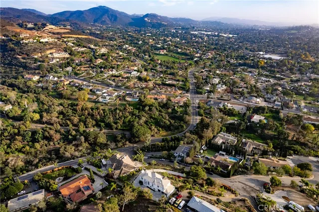 $1,425,000 | 1522 Maxwell Lane, Vista, CA 92084