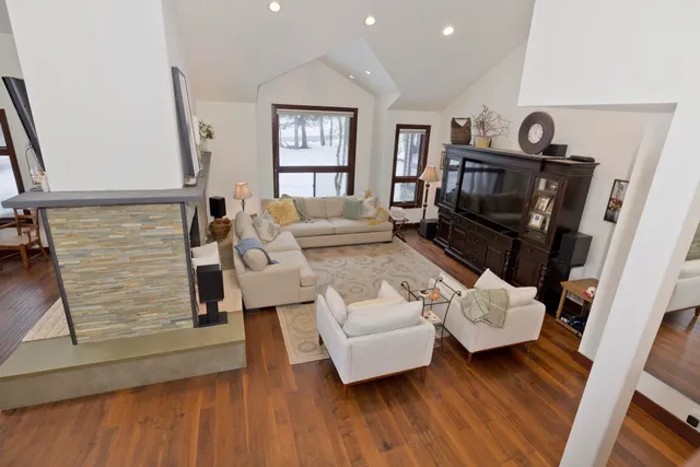 $2,599,000 | 310 Ranch Road, Unit 17, Mammoth Lakes, CA 93546