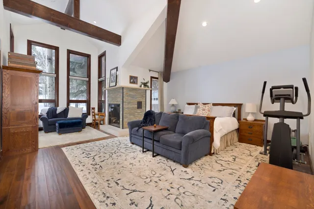 $2,599,000 | 310 Ranch Road, Unit 17, Mammoth Lakes, CA 93546