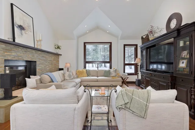 $2,599,000 | 310 Ranch Road, Unit 17, Mammoth Lakes, CA 93546