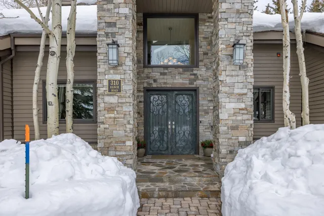 $2,599,000 | 310 Ranch Road, Unit 17, Mammoth Lakes, CA 93546