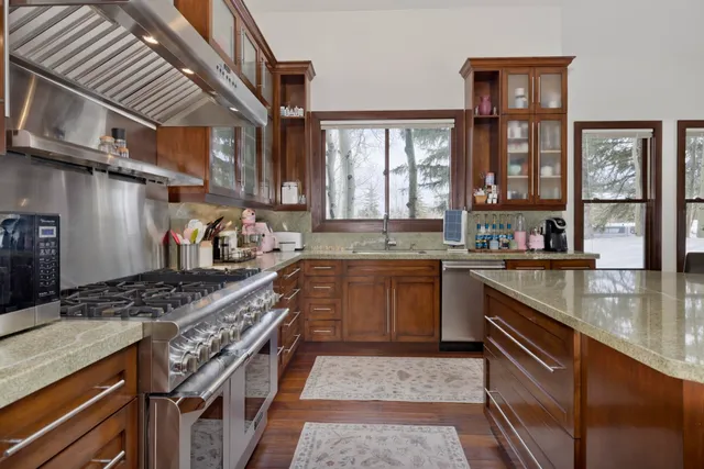 $2,599,000 | 310 Ranch Road, Unit 17, Mammoth Lakes, CA 93546