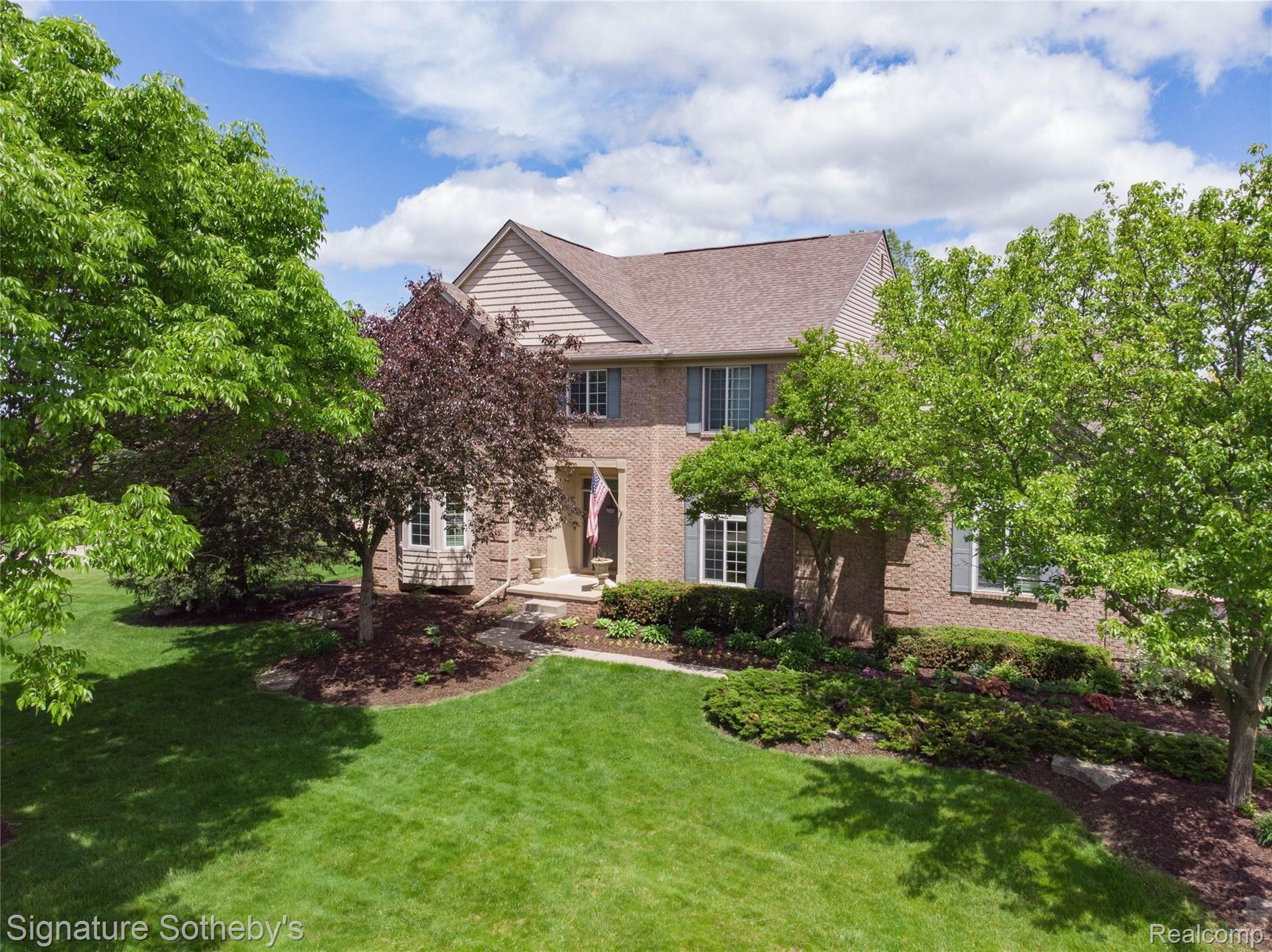 5032 Ashford Road Clarkston, MI 48348 - Photo 1 of 49 Impressive Welcome!