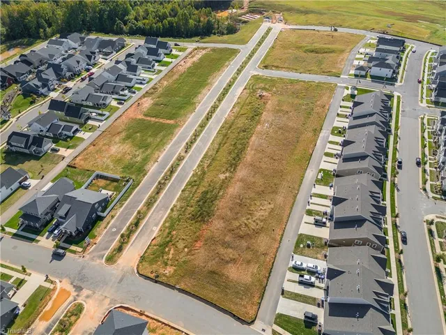 147 Cross Village Avenue, Kernersville, NC 27284