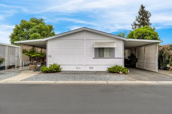 $120,000 | 1218 East Cleveland Avenue, Unit 142, Madera, CA 93638