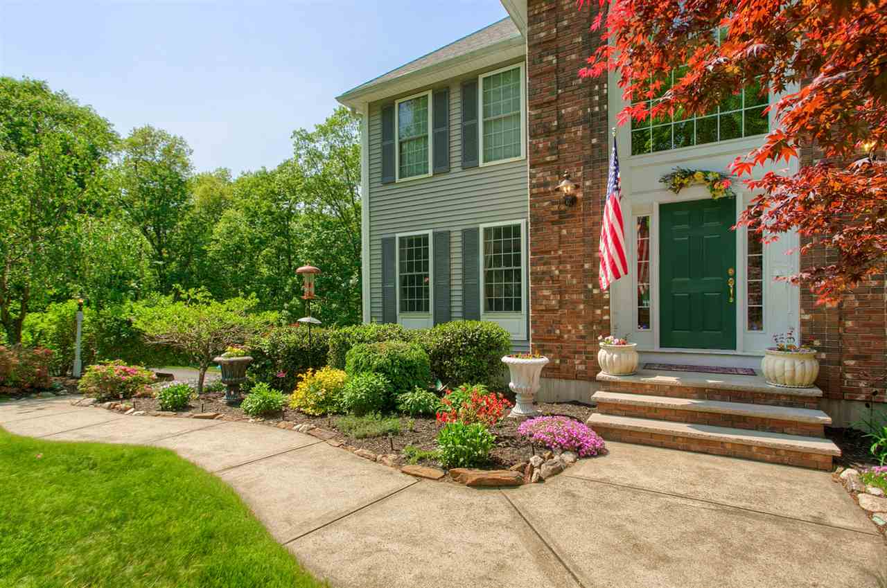 24 Grandview Road Windham, NH 03087 - Photo 2 of 40
