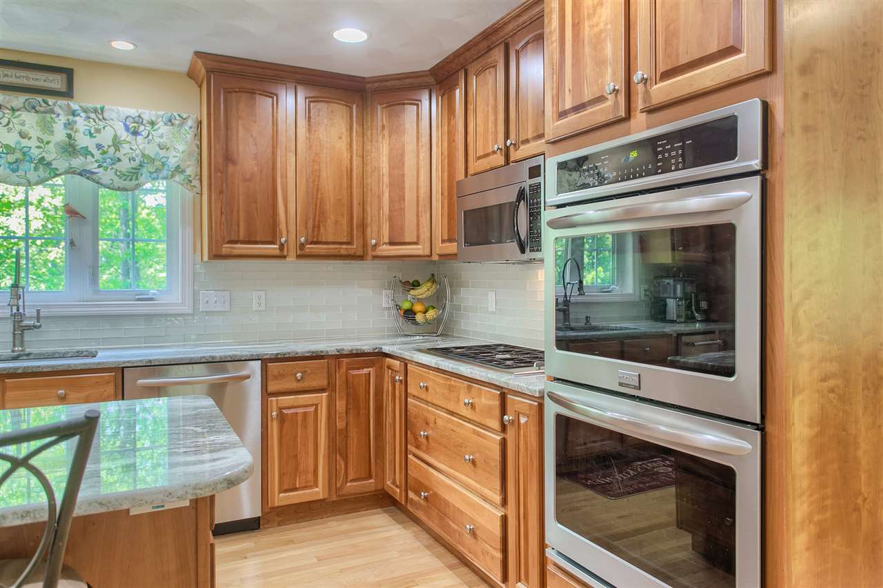 24 Grandview Road Windham, NH 03087 - Photo 10 of 40