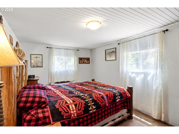 $349,912 | 42799 Leaburg Drive, Walterville, OR 97489
