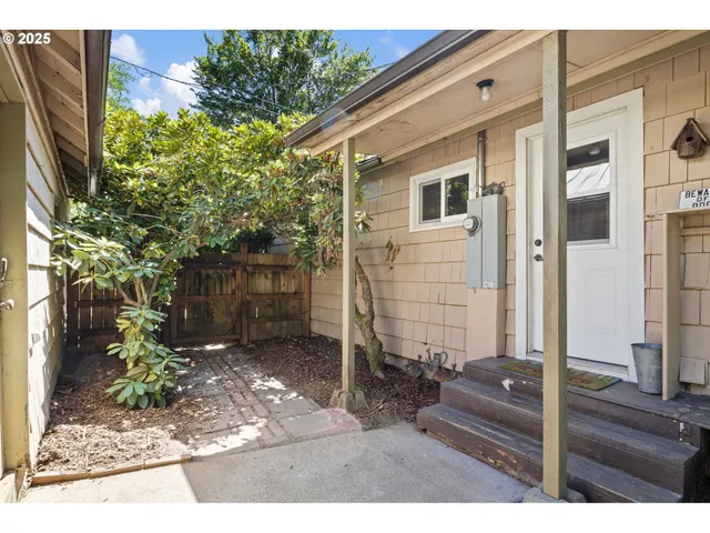 $358,991 | 42799 Leaburg Drive, Walterville, OR 97489