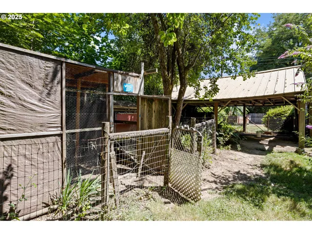 $358,991 | 42799 Leaburg Drive, Walterville, OR 97489