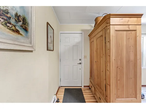 $349,912 | 42799 Leaburg Drive, Walterville, OR 97489