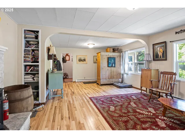 $358,991 | 42799 Leaburg Drive, Walterville, OR 97489