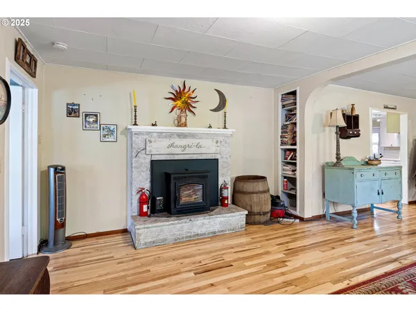 $349,912 | 42799 Leaburg Drive, Walterville, OR 97489