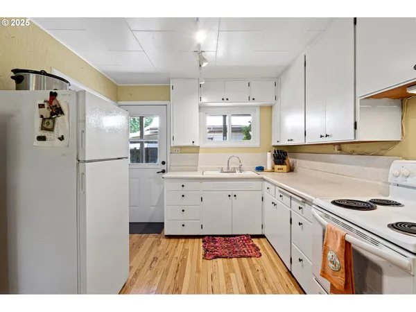 $349,912 | 42799 Leaburg Drive, Walterville, OR 97489