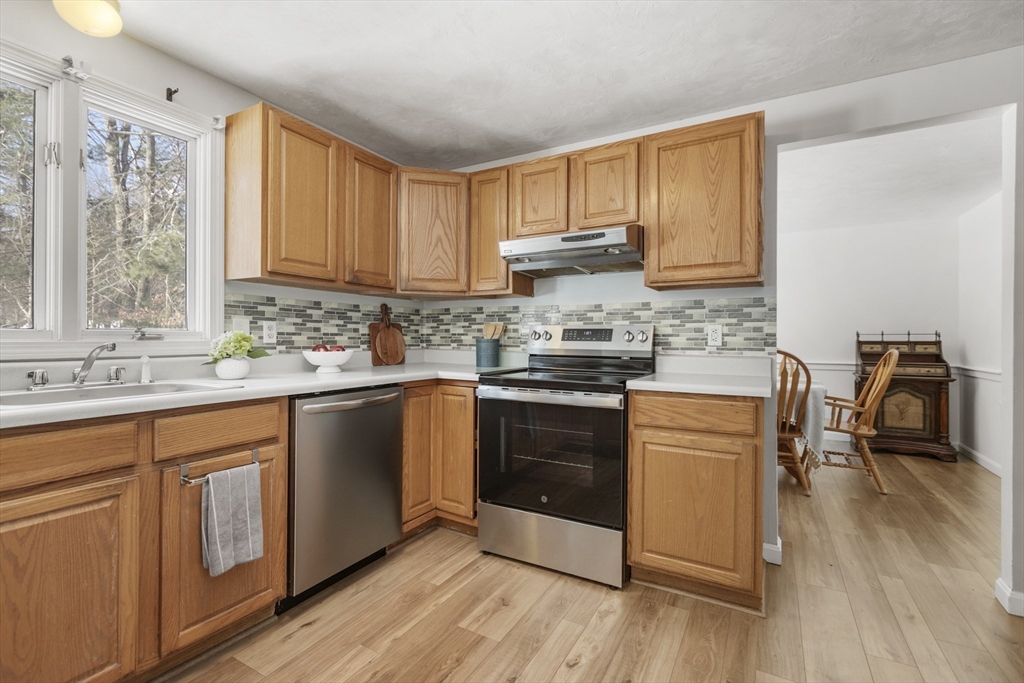 8 Liberty Road Medway, MA 02053 - Photo 6 of 42