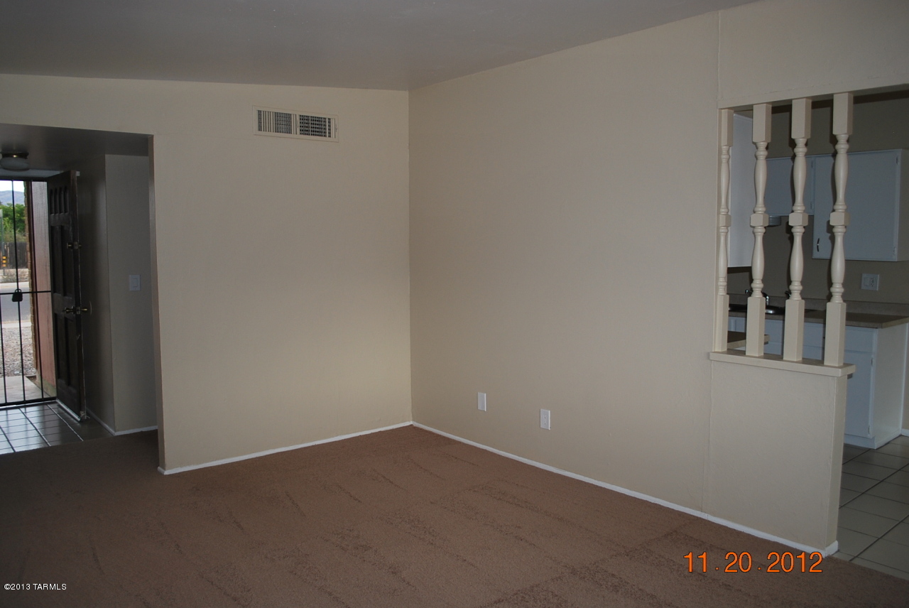 3130 South Prudence Road Tucson, AZ 85730 - Photo 2 of 9
