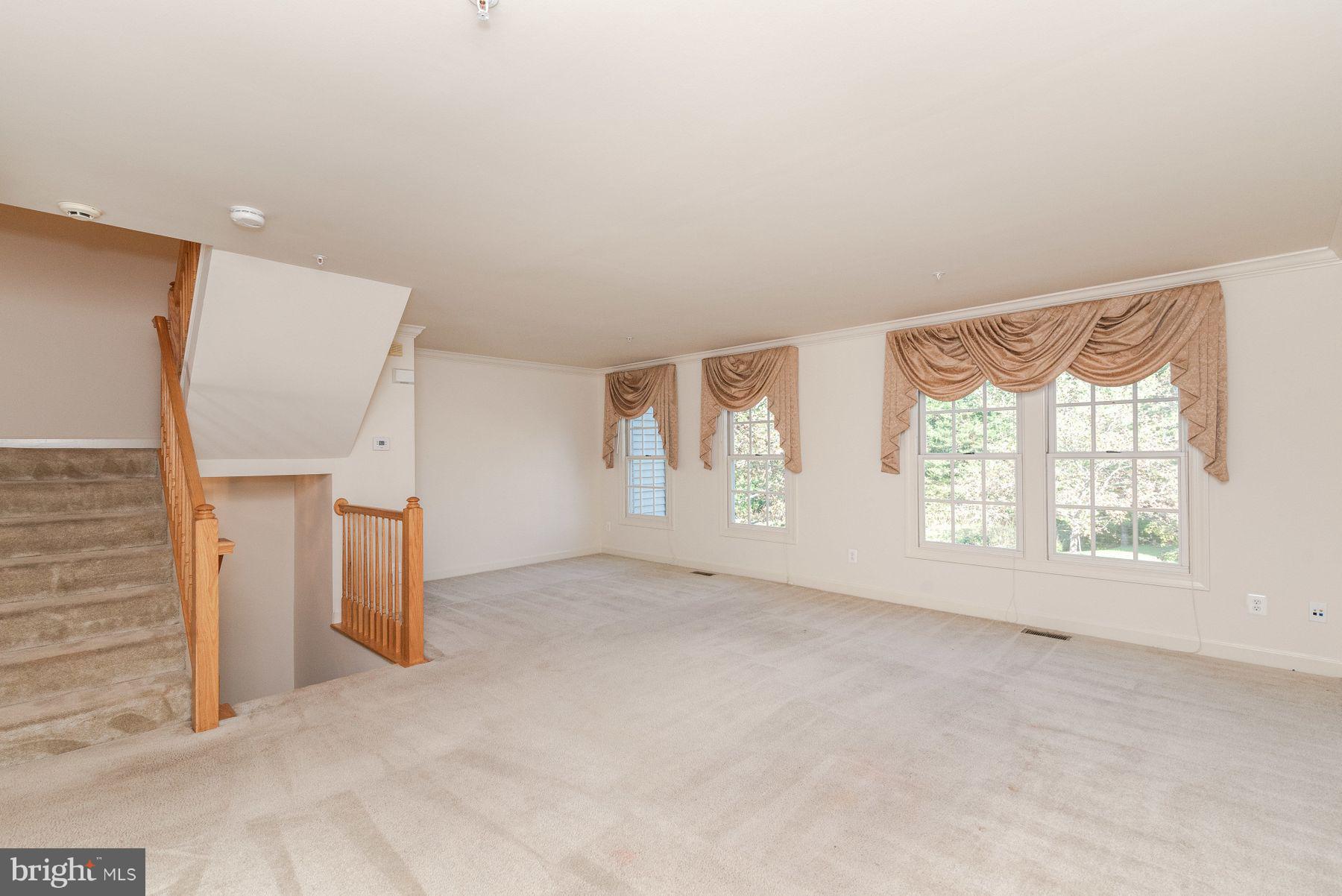 3509 Falling Run Road Laurel, MD 20724 - Photo 5 of 29 Living Room