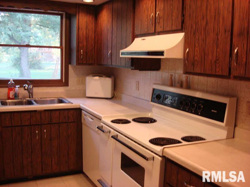 155 Maple Street Muddy, IL 62965 - Photo 5 of 15 Gallery Image 5