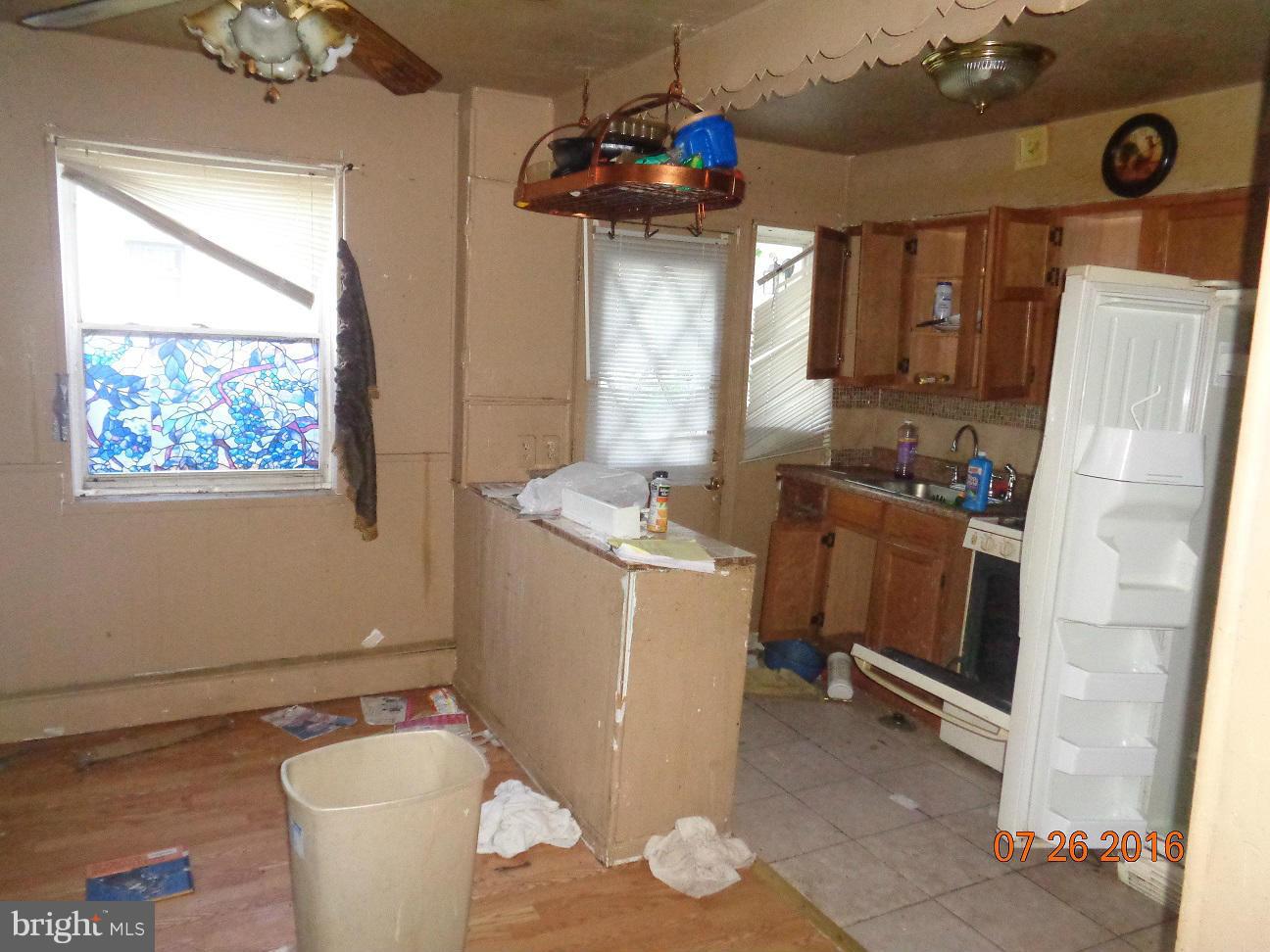 420 Meadow Road Baltimore, MD 21206 - Photo 4 of 7 Kitchen