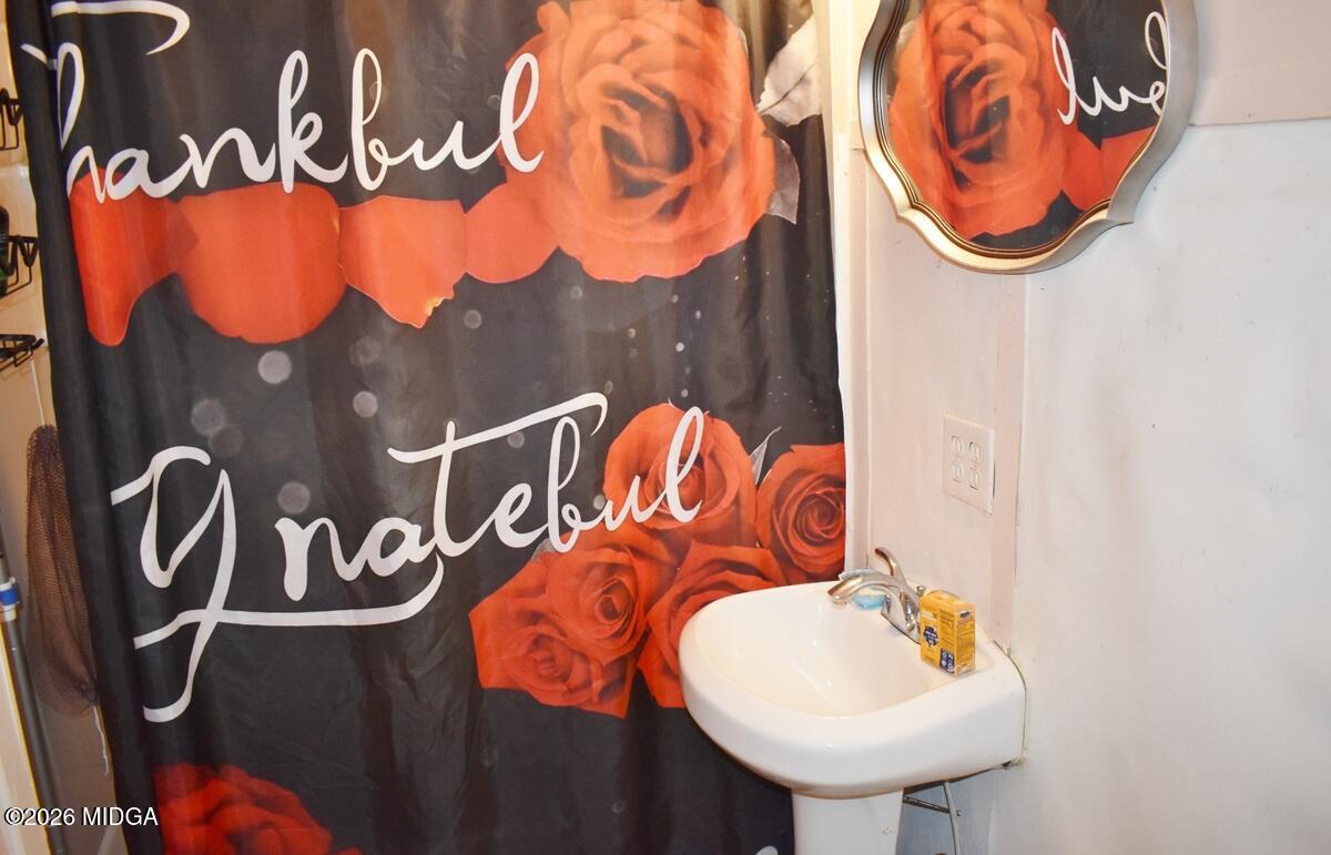 575 Cleveland Street Macon, GA 31206 - Photo 8 of 11 DSC_0007-001