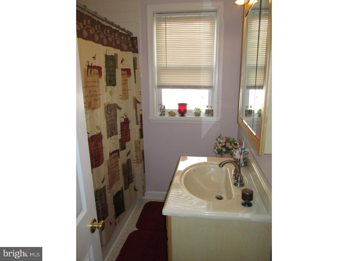 9259 Annapolis Road Philadelphia, PA 19114 - Photo 6 of 24 Bathroom