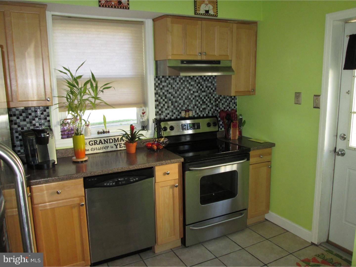 9259 Annapolis Road Philadelphia, PA 19114 - Photo 8 of 24 Kitchen